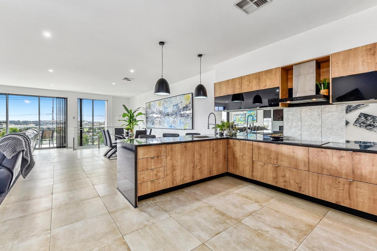 マウントガンビアConroe Executive Townhouse - Modern & Stylishアパートメント エクステリア 写真